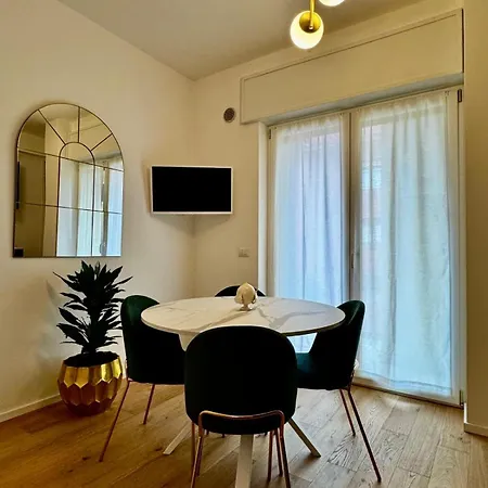 Гостевой дом Eccelsobarese - Close To Airport Train Link