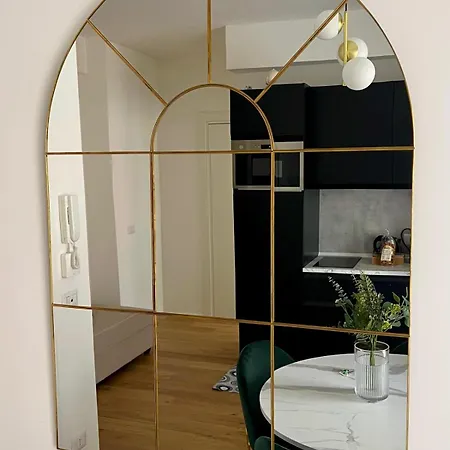 Eccelsobarese Boutique - Station Area